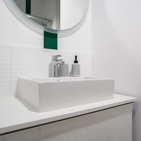 Golden In - Cozy And Stylish - Zabkowska B * Varsovie