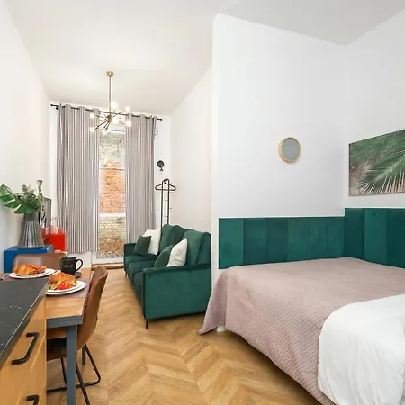 Golden In - Cozy And Stylish - Zabkowska B